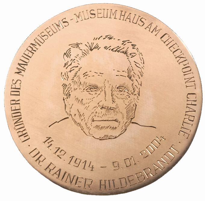 Dr. Rainer Hildebrandt Medaille entworfen von Prof. Matthias Koeppel