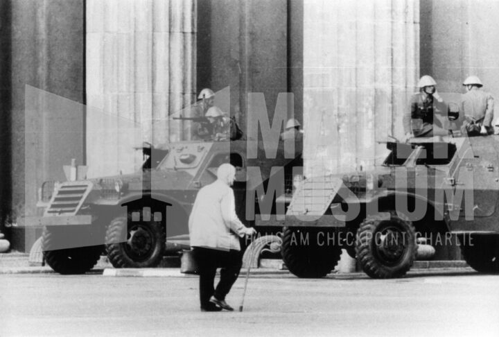 MM-008 – Brandenburger Tor, 13. August 1961.
